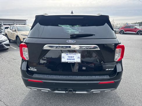 Used 2022 Ford Explorer XLT w/ Equipment Group 202A image 6