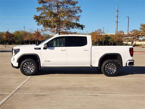 Used 2022 GMC Sierra 1500 AT4 w/ AT4 Premium Package image 4