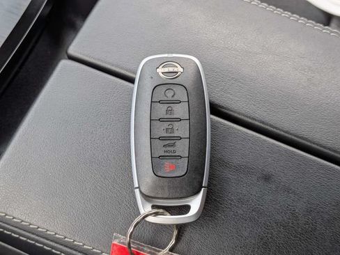 Used 2025 Nissan Rogue SV AWD/4WD image 32