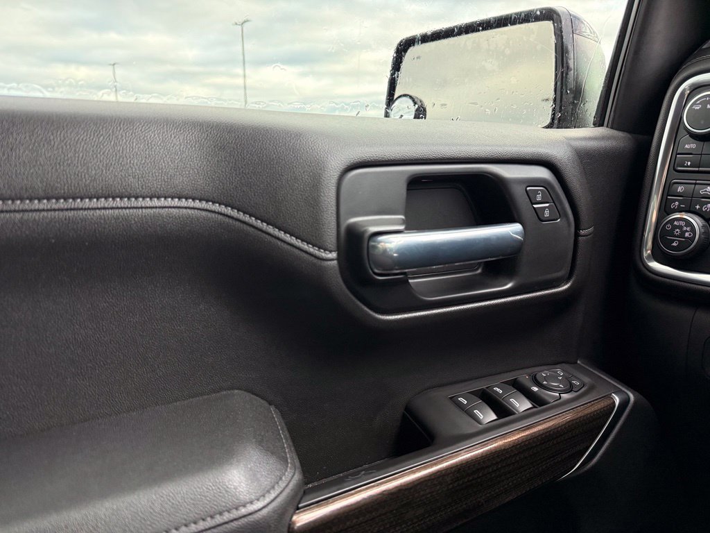 Used 2021 Chevrolet Silverado 1500 LT Trail Boss AWD/4WD image 12