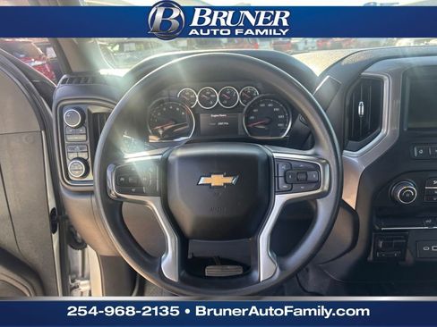 Used 2022 Chevrolet Silverado 2500 Custom w/ Custom Value Package image 21