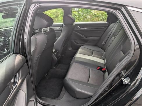 Used 2022 Honda Accord Sport image 11
