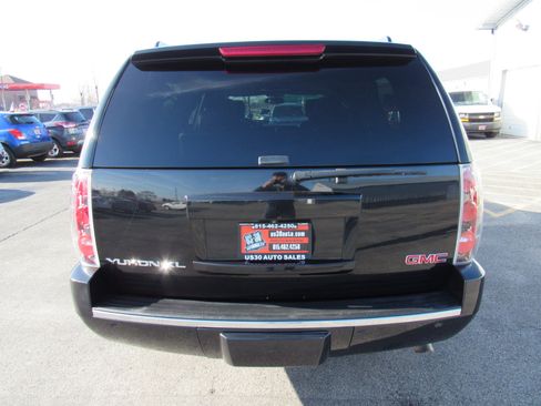 Used 2013 GMC Yukon XL Denali image 5