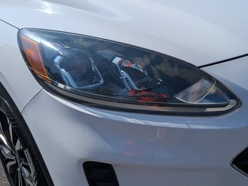 Used 2021 Ford Escape SE w/ SE Sport Appearance Package FWD image 4