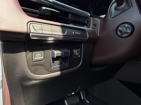 Used 2024 Cadillac Escalade V AWD/4WD image 21