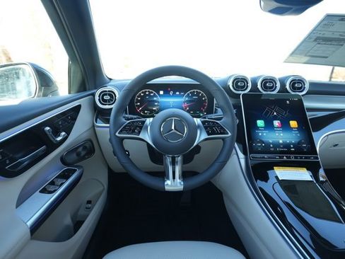 Used 2026 Mercedes-Benz GLC 300 4MATIC image 24