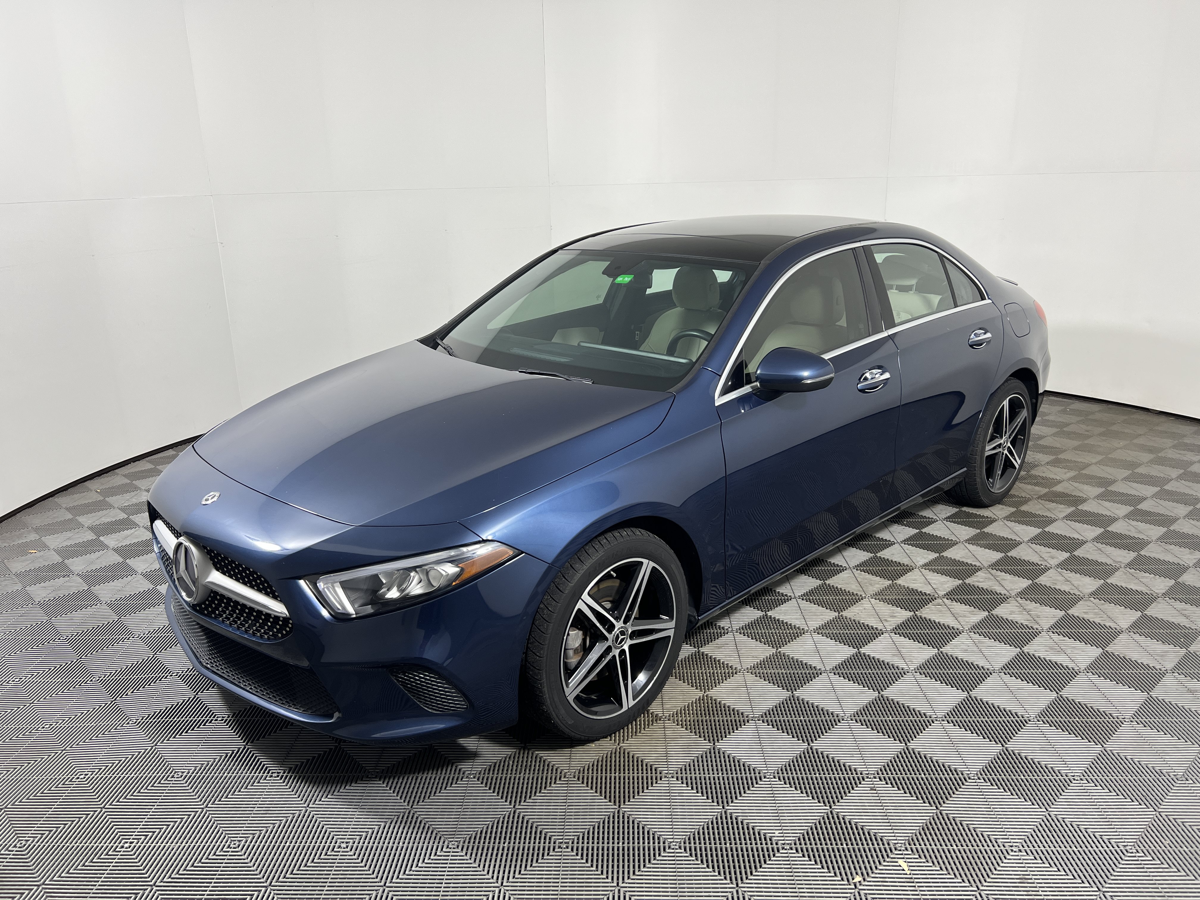 Used 2019 Mercedes-Benz A 220 image 9