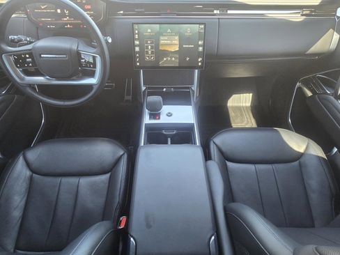 Used 2025 Land Rover Range Rover Long Wheelbase SE AWD/4WD image 11