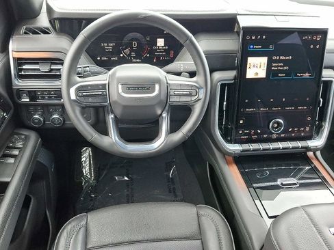 Used 2025 GMC Yukon Denali AWD/4WD image 12