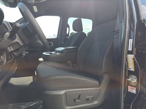 Certified 2025 RAM 2500 Big Horn AWD/4WD image 10