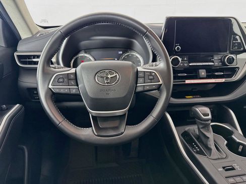 Certified 2026 Toyota Highlander XLE AWD/4WD image 32