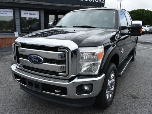 Used 2015 Ford F250 Lariat w/ Chrome Package AWD/4WD image 2