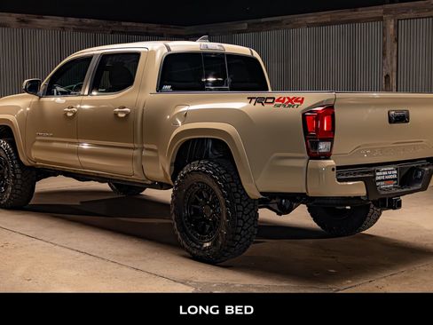 Used 2019 Toyota Tacoma TRD Sport image 7