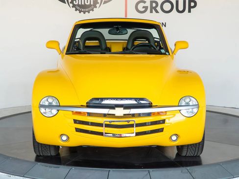 Used 2006 Chevrolet SSR w/ Preferred Equipment Group RWD image 15