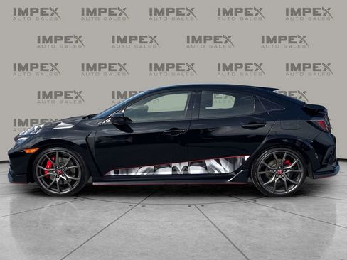 Used 2018 Honda Civic Type R image 2
