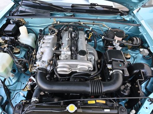 Used 2002 MAZDA MX-5 Miata image 32