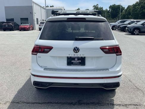 Certified 2022 Volkswagen Tiguan SE R-Line FWD image 5