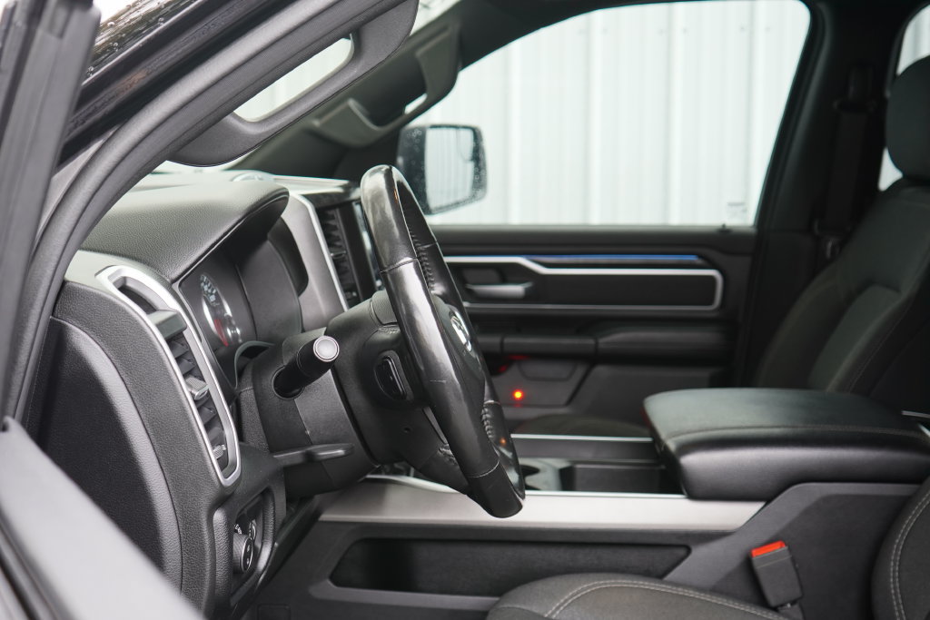 Used 2020 RAM 1500 Big Horn AWD/4WD image 13