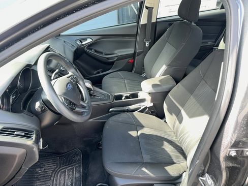 Used 2018 Ford Focus SE image 8