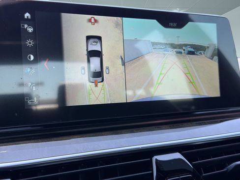 Used 2018 BMW 530i xDrive AWD/4WD image 18