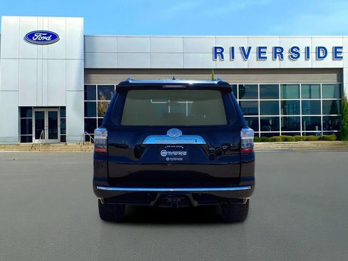 Used 2015 Toyota 4Runner Limited image 5