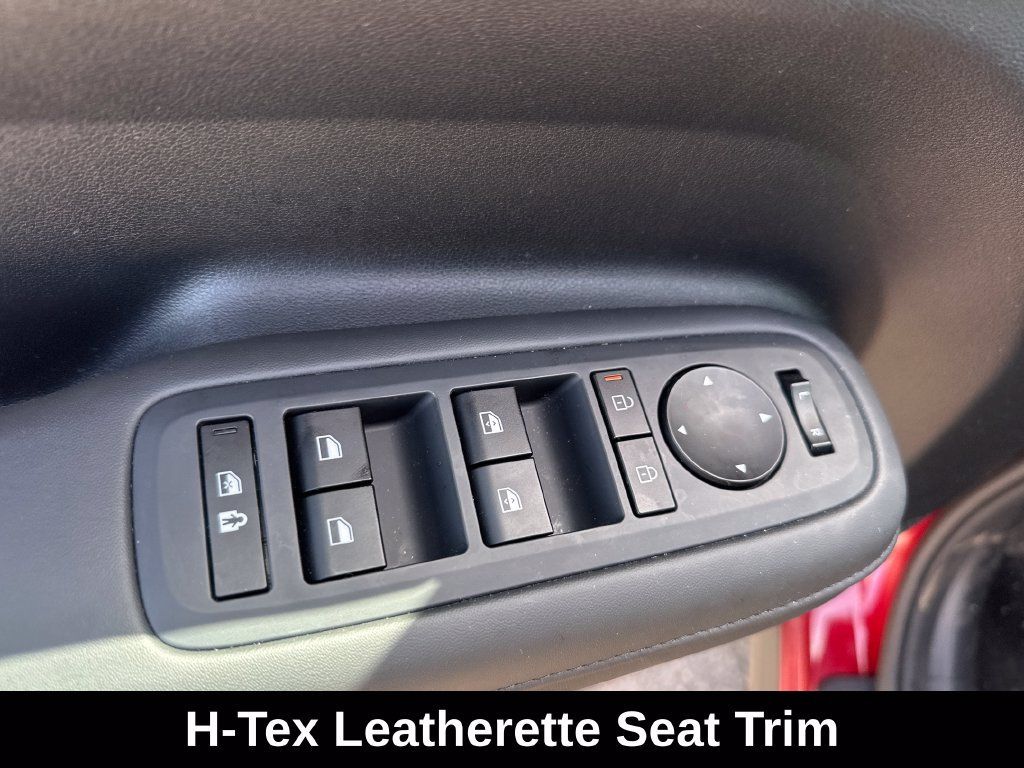 Used 2026 Hyundai Santa Fe SEL AWD/4WD image 12