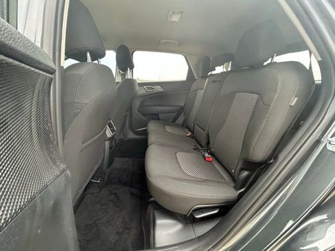 Used 2025 Kia Sportage LX AWD/4WD image 28