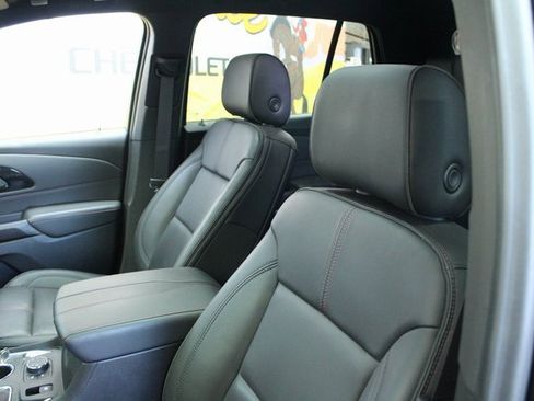 Used 2023 Chevrolet Traverse RS image 20