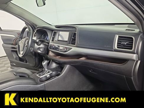 Used 2015 Toyota Highlander Plus image 18