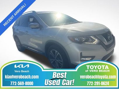 Used 2017 Nissan Rogue SL
