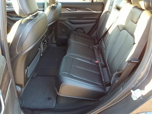 New 2025 Jeep Grand Cherokee Limited image 13