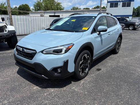 Used 2021 Subaru Crosstrek 2.5i Limited w/ Moonroof Package 2 AWD/4WD image 3