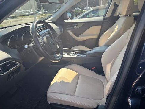 Used 2018 Jaguar F-PACE Premium AWD/4WD image 3