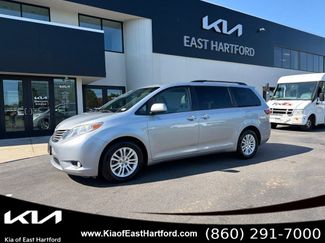 Used 2017 Toyota Sienna XLE w/ XLE Navigation Package FWD video 1