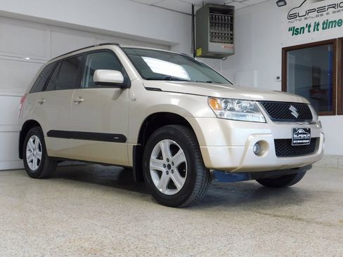 Used 2007 Suzuki Grand Vitara Luxury image 3