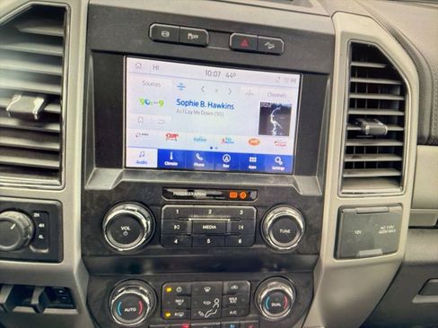 Used 2021 Ford F350 Lariat image 9