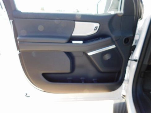 New 2025 Ford Expedition Active image 15