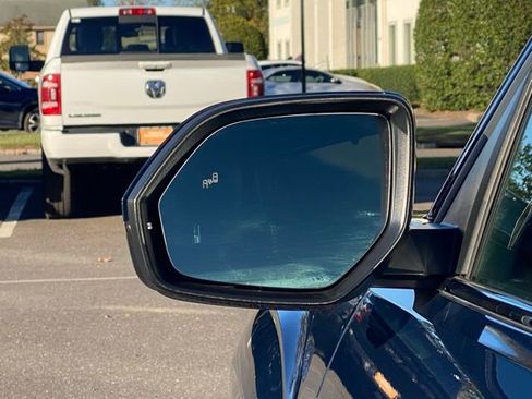 Used 2021 Volkswagen Atlas SEL R-Line image 15