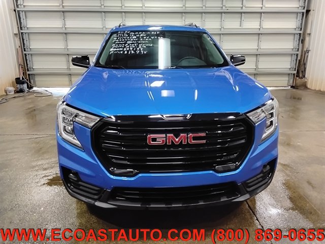 Used 2024 GMC Terrain SLT w/ Infotainment Package II AWD/4WD image 7
