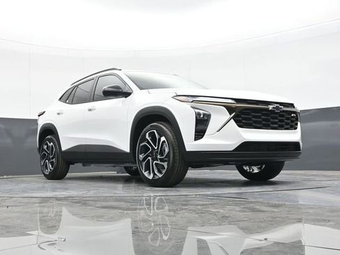 New 2026 Chevrolet Trax RS w/ Sunroof Package FWD image 50