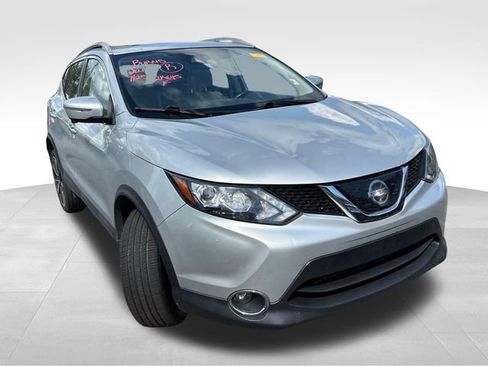 Used 2018 Nissan Rogue Sport SL w/ SL Premium Package FWD image 2