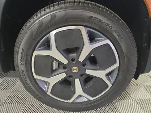 Used 2024 Rivian R1T Adventure image 11