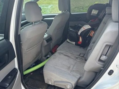 Used 2018 Toyota Highlander LE AWD/4WD image 17