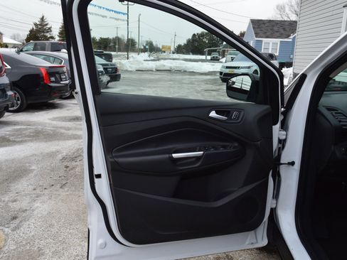 Used 2019 Ford Escape SE image 26