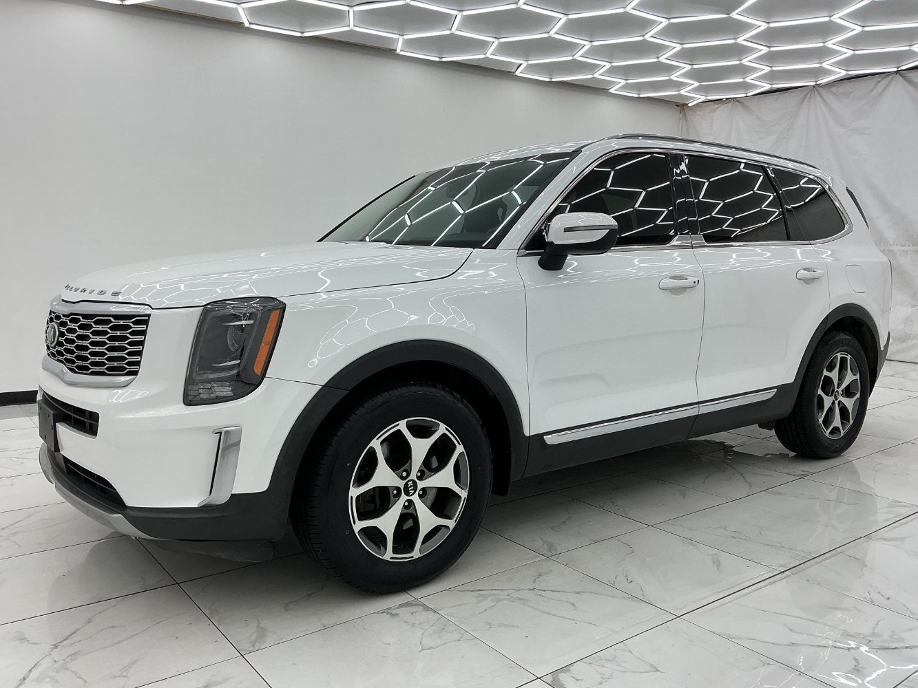 Used 2020 Kia Telluride EX AWD/4WD image 6