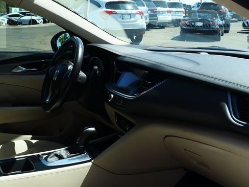 Used 2018 Buick Regal Preferred w/ Sights and Sounds Package image 27