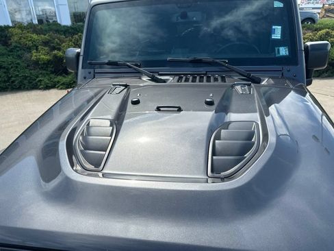 Used 2016 Jeep Wrangler Unlimited Rubicon AWD/4WD image 11