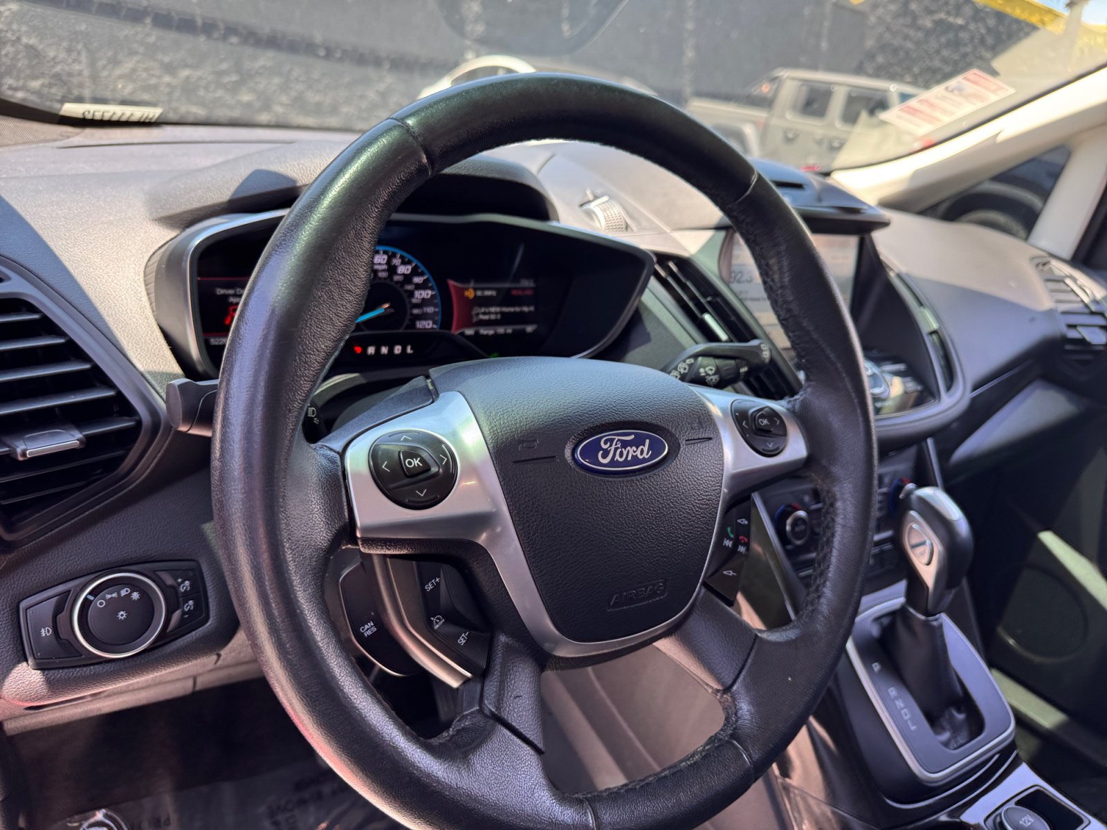 Used 2017 Ford C-MAX Energi Titanium FWD image 21