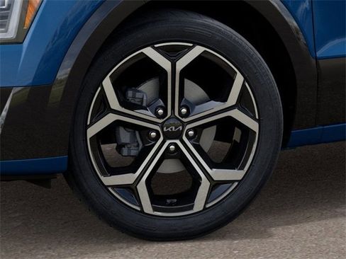 New 2025 Kia Niro SX Touring image 9