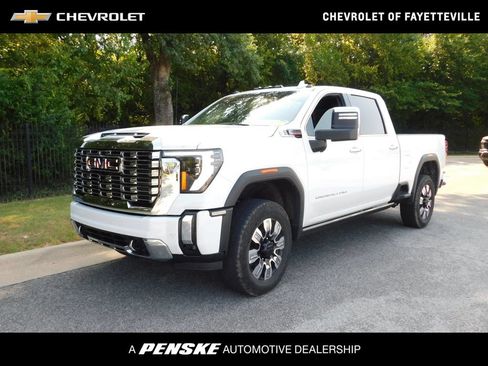 Used 2025 GMC Sierra 2500 Denali w/ Denali Reserve Package AWD/4WD image 1
